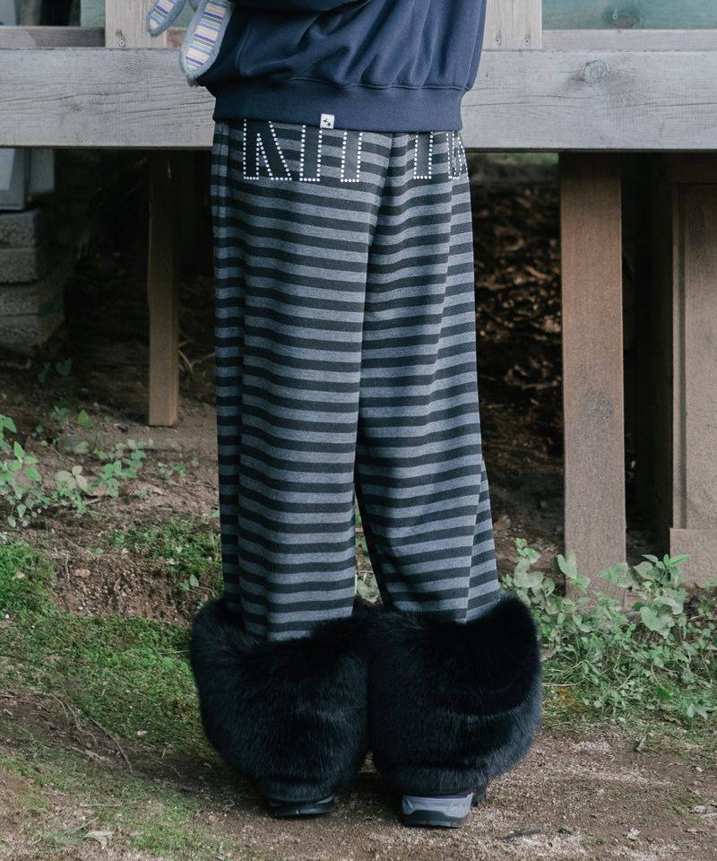 cavish（カビシ）の「STRIPED FUR KITTEN WIDE SWEAT PANTS BLACK(CV2GFFPA01A)（Pants）」