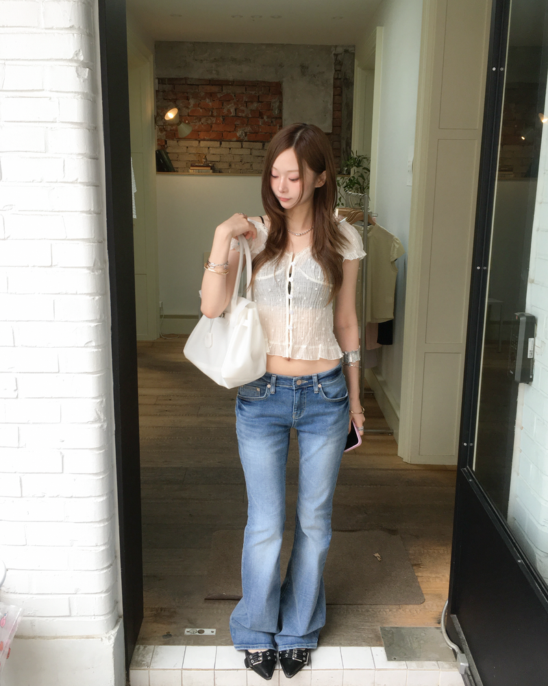 Soft lowrise boots cut pants