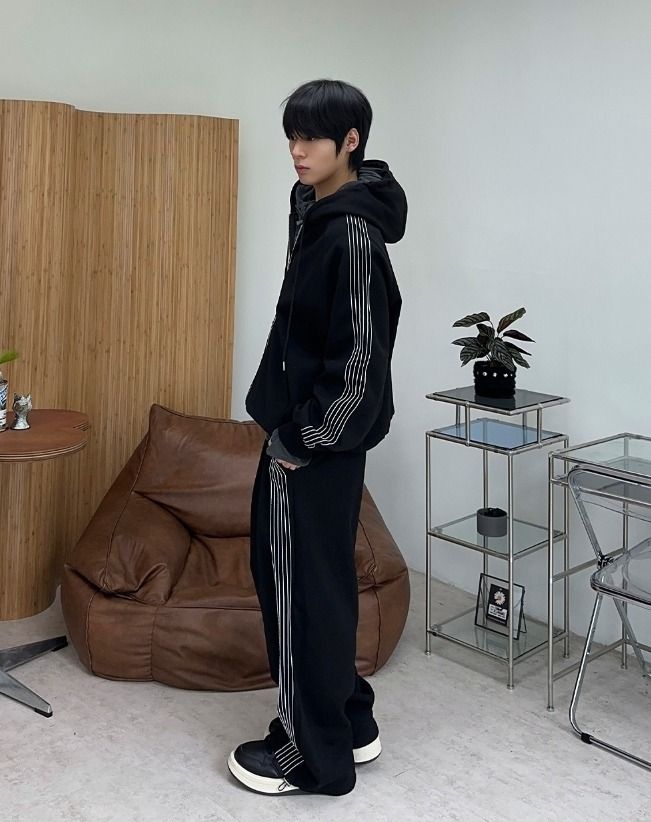 Ropel Stitch Track Wide Pants