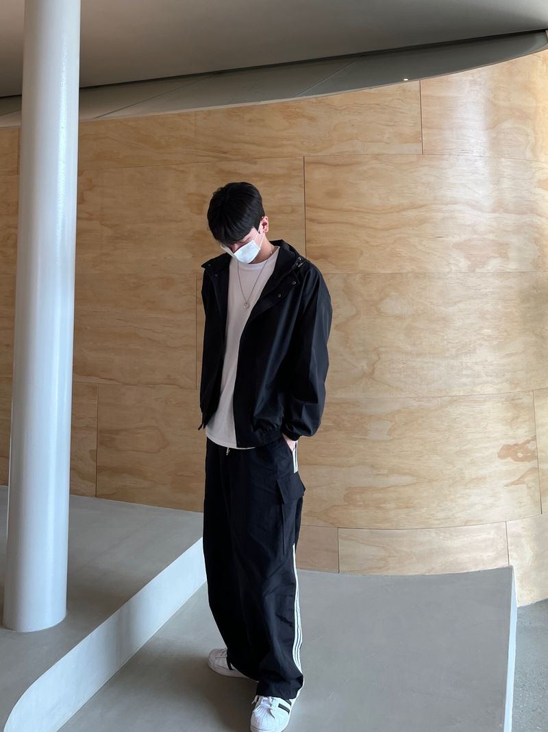 Squre hood windbreaker