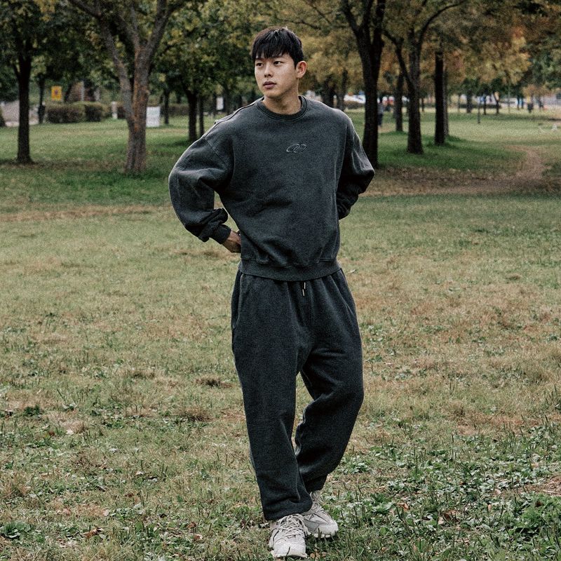 MAVRK（マーベリック）の「VINTAGE PIGMENT WASHING JOGGER PANTS DARK GRAY（Pants）」