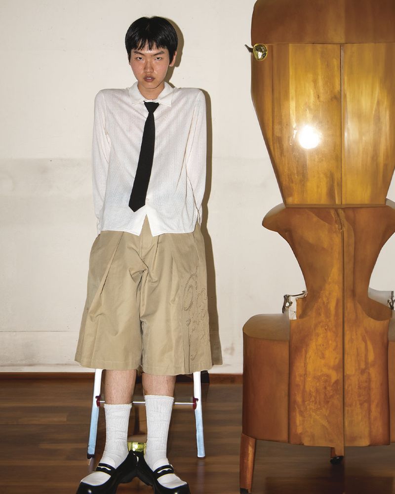 PLEATED BERMUDA SHORTS - BEIGE