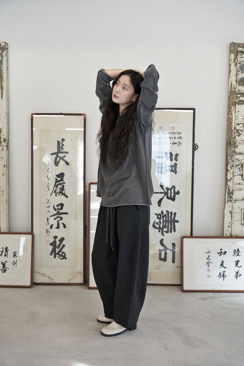 ヴィンテージ P. ダイイングカットアウトボックスTシャツ (Charcoal)