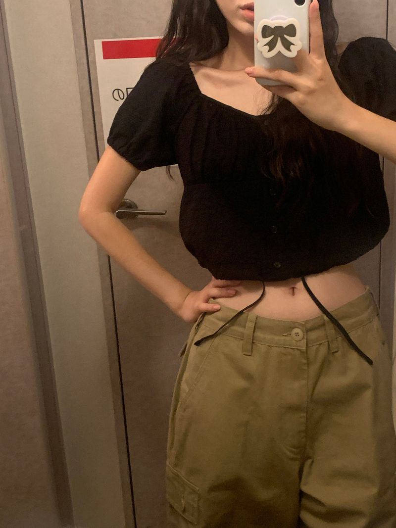 [MADE] CAROT FLOWER PUNCHING CROP BLOUSE