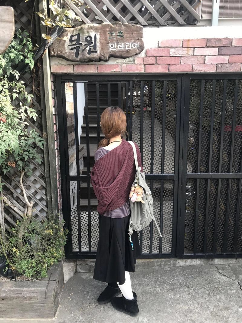 oka off-shoulder hoodie