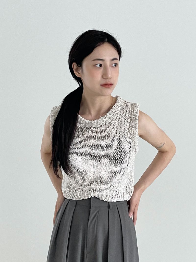 French mix crop knit vest