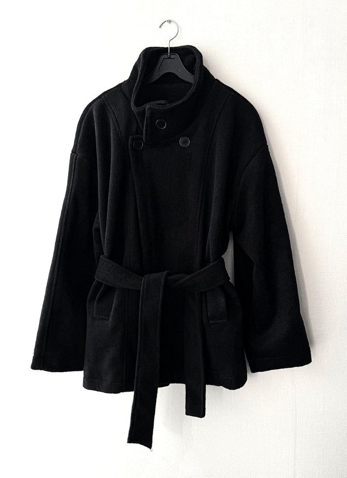 High-neck short strap coat