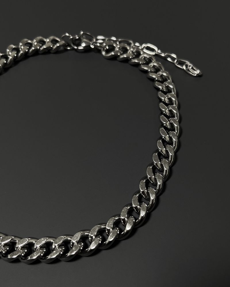 bold chain choker necklace