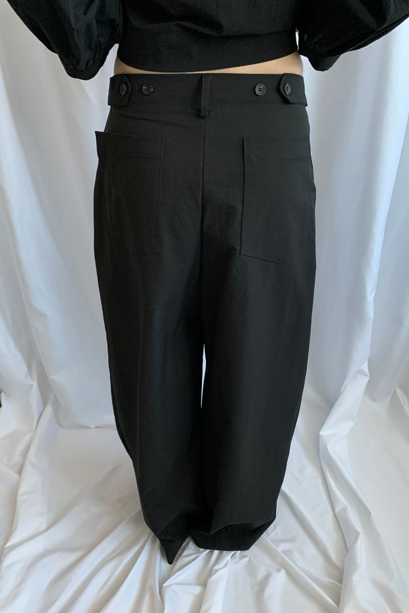 AIRY TUCK PT [Black]