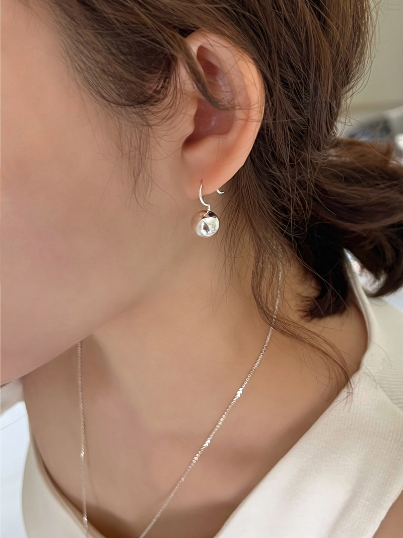 mattoi（マットゥア）の「シルバーベルピアス (シルバー)（アクセサリー）」