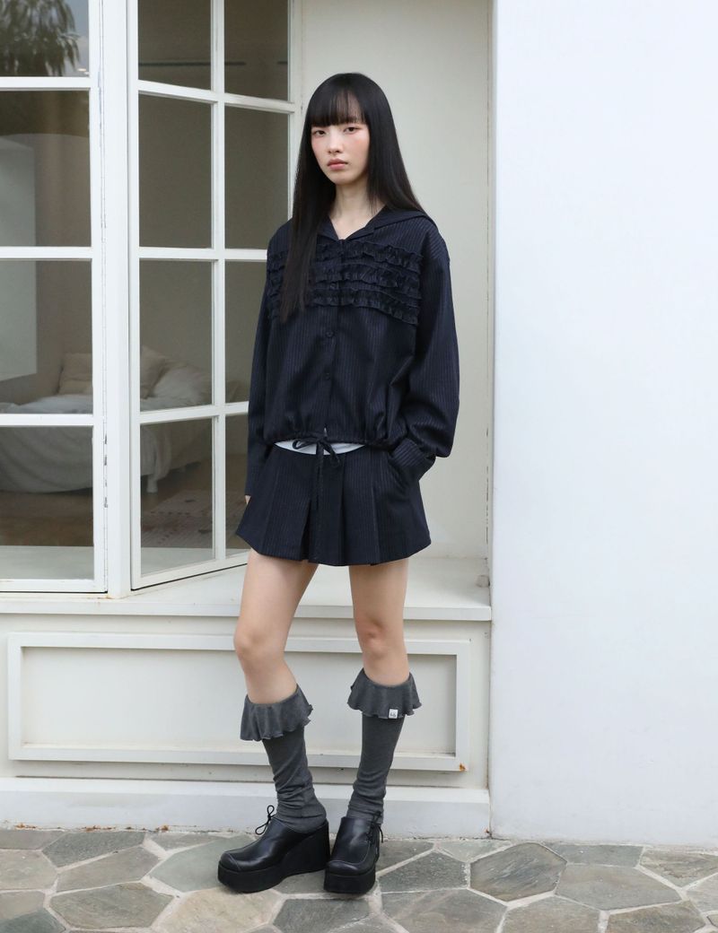 UGLYSHADOW（アグリーシャドウ）の「RUFFLE LONG SOCKS(CHARCOAL)（Fashion Accessories）」