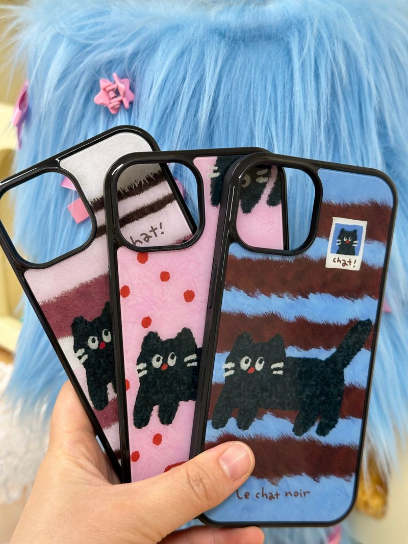 FLUFFY KITTEN MAGSAFE PHONE CASE
