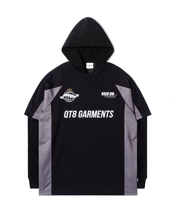 QT8 GARMENTS（キューティーエイトガーメント）の「BN 3R サッカーレイヤードフードジャージ（トップス）」