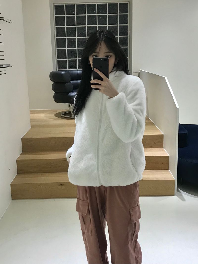 Fluffy fleece zip-up jacket