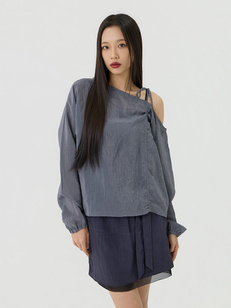 vadefy(ベイディフィー)の「One-shoulder Blanc Ribbon Shirring Detail Top, Charcoal(Tops)」