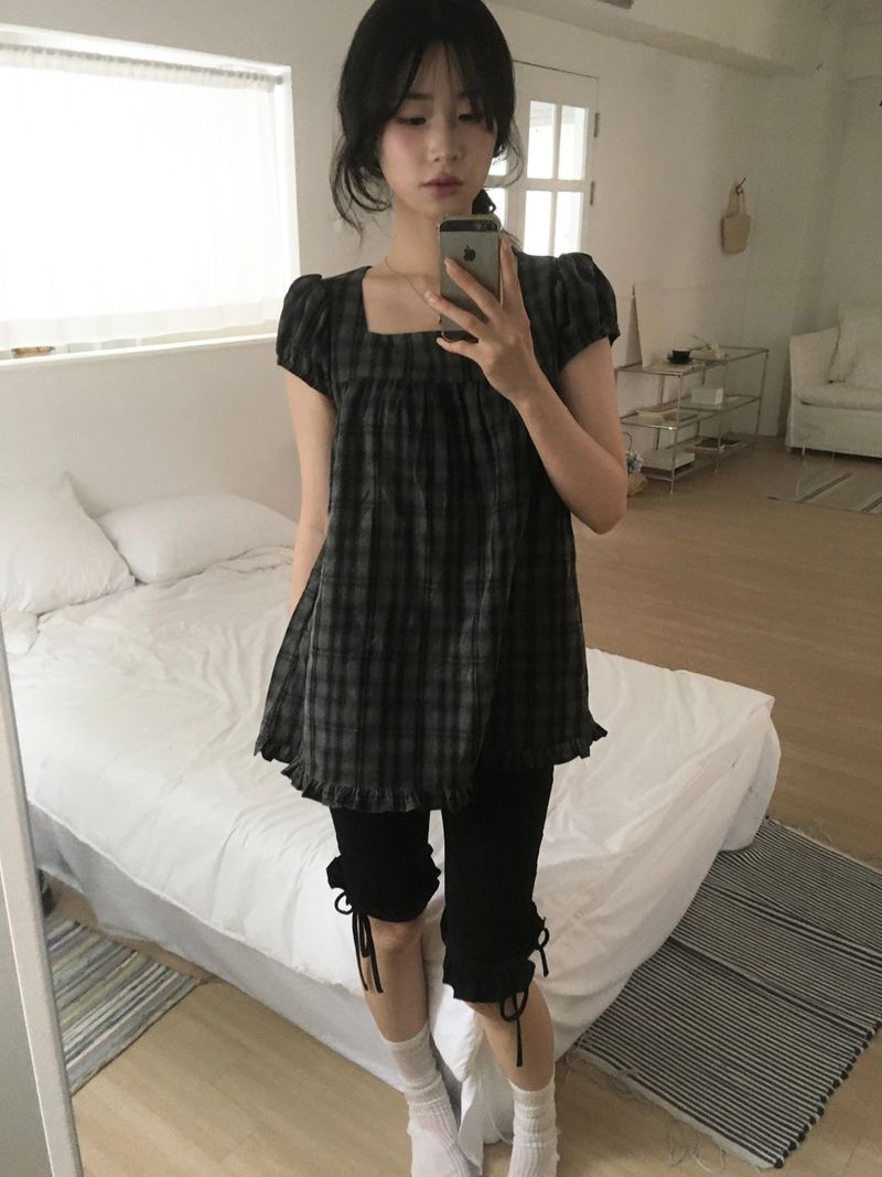 moroi(モロイ)の「Frill Capri Pants(Pants)」