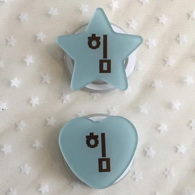 Youth Spirit（ユース スピリット）の「Youth Spirit Power Til Blue Teal Star Heart Acrylic Smart Tok (MacSafe compatible)（Smartphone Accessories）」