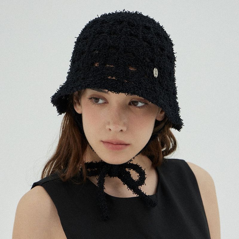 VA Curved Oval Metal Knit Punching Bucket Hat / Black