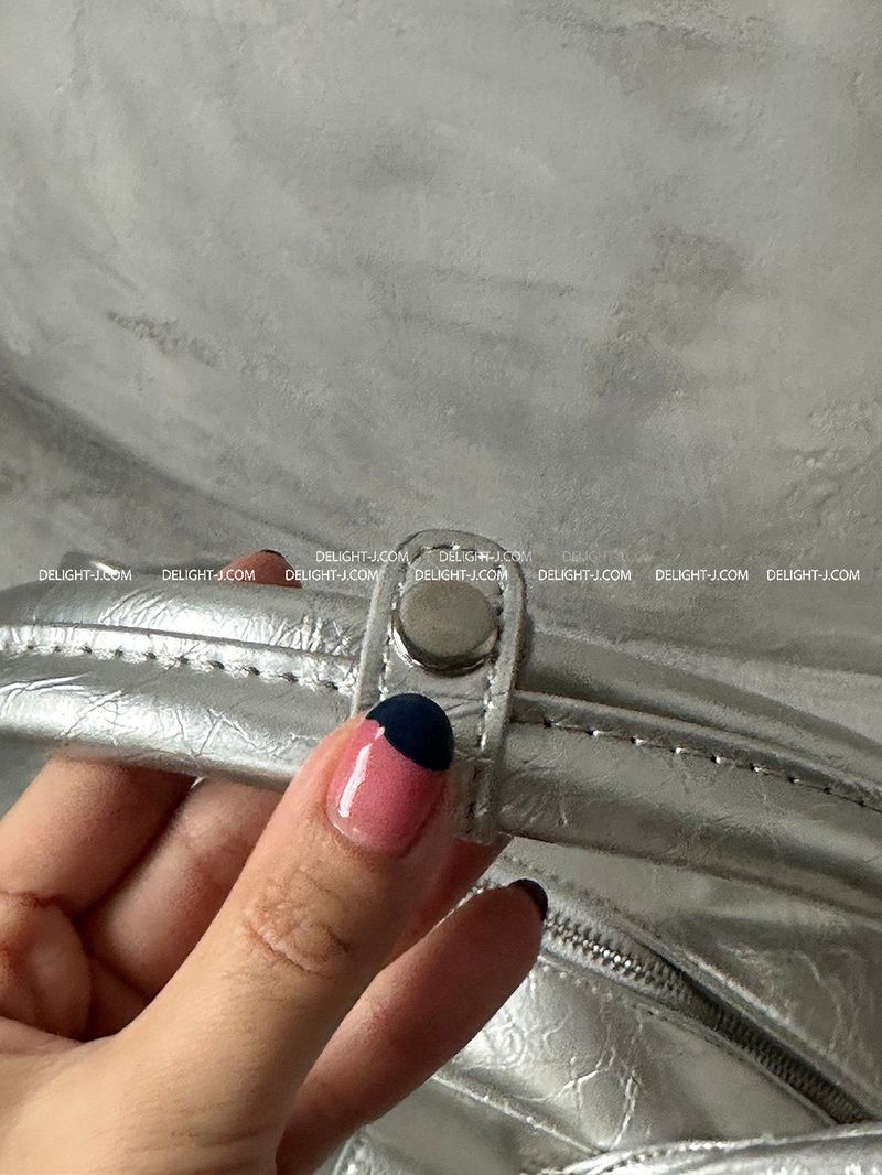 Silver Pocket Backcuckoo Shoulder Bag