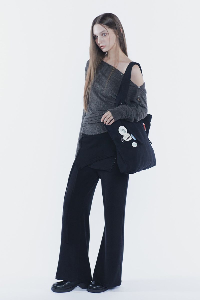 BELTED SHOULDER BAG black