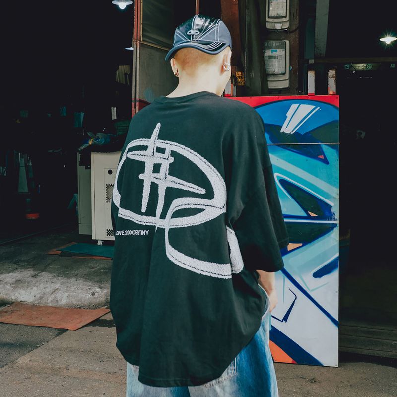 WIDE FIT SHINING LOGO TEE SHIRT
