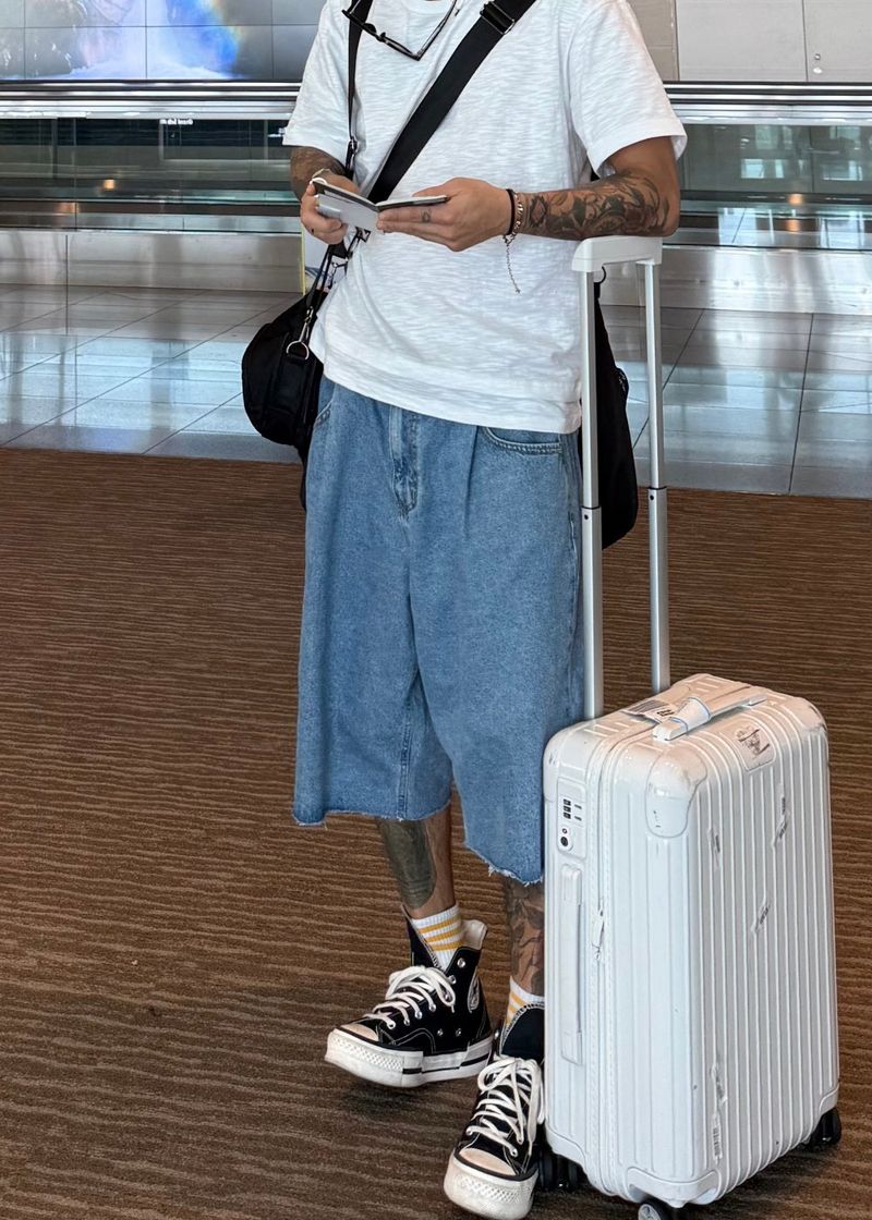 Bermuda waistband ripped jeans