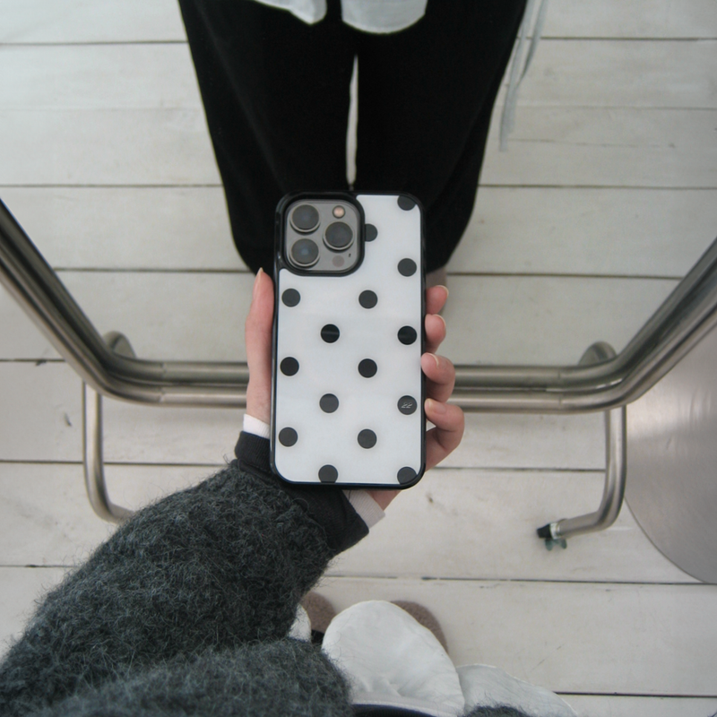 22haus（トゥートゥーハウス）の「22 dot case - white （Smartphone Accessories）」