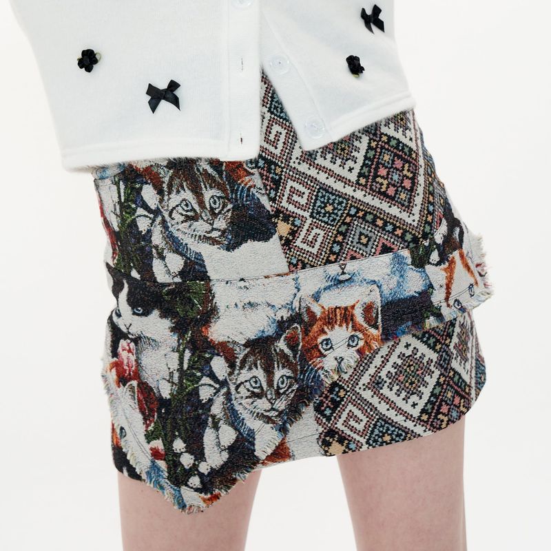 OTHER-worldly（アザーワールドリー）の「Jacquard Skirt [White_Kitty]（Skirts）」