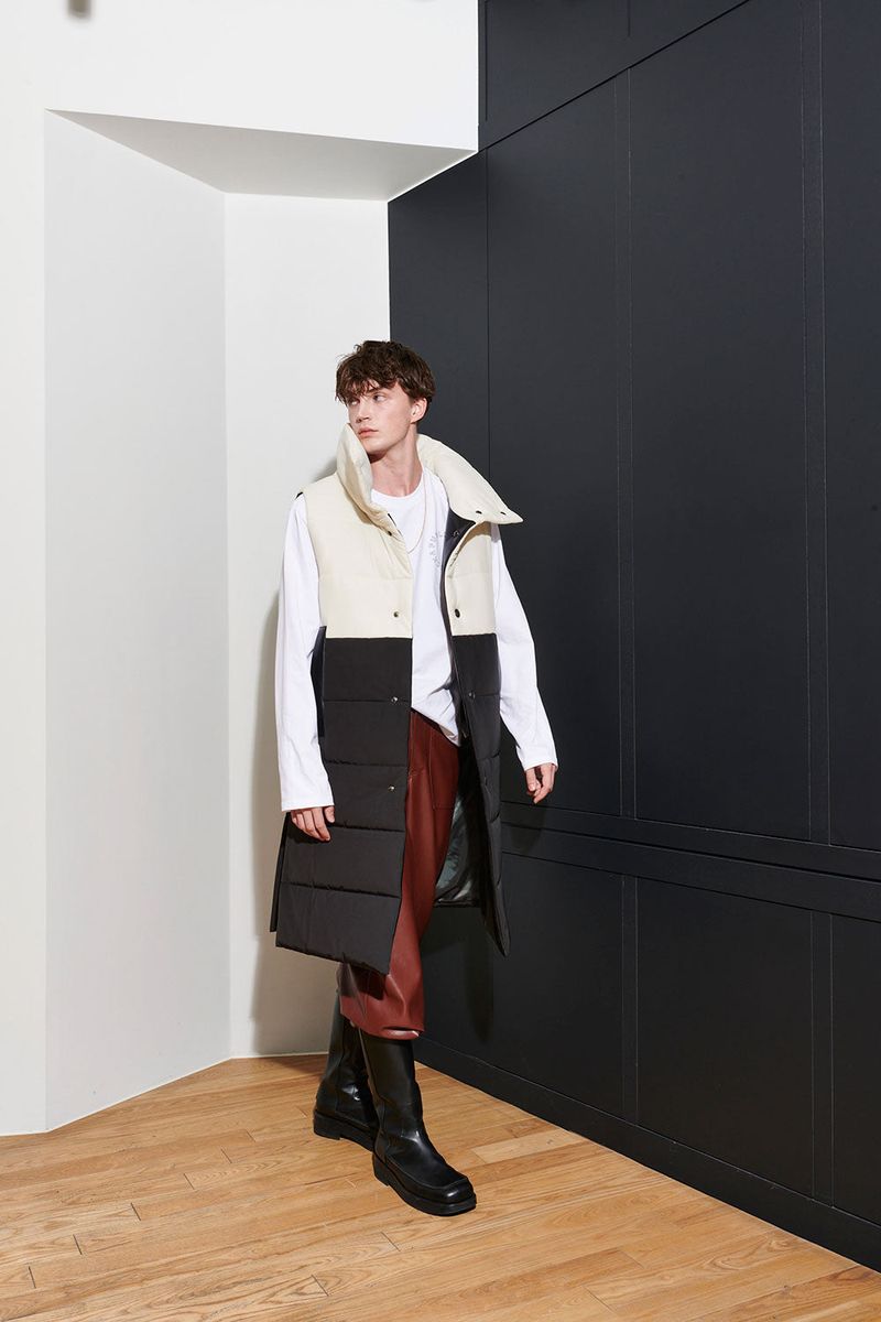  [UNISEX] JUN PADDING VEST, IVORY + BLACK