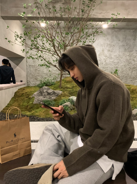 LOOKPLE（ルックプル）の「Logane Cash-like Bangada Hooded Knit（Tops）」