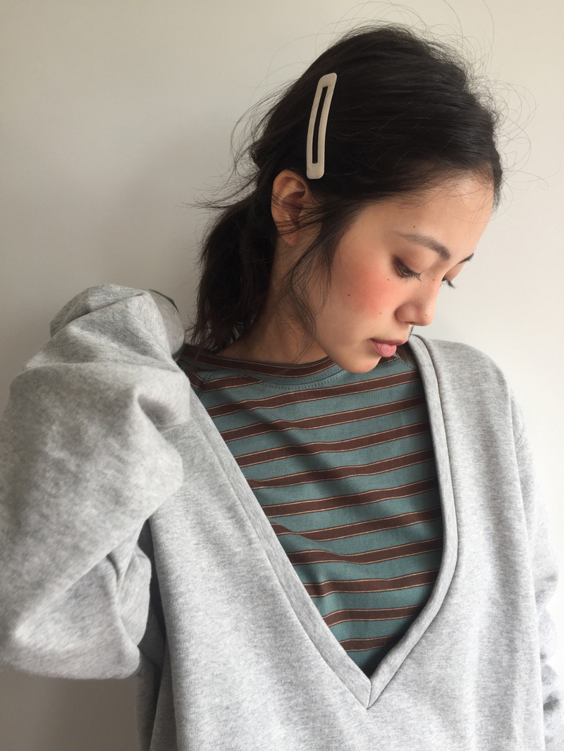 Lancol Deep V-Neck Sweatshirt (3color)