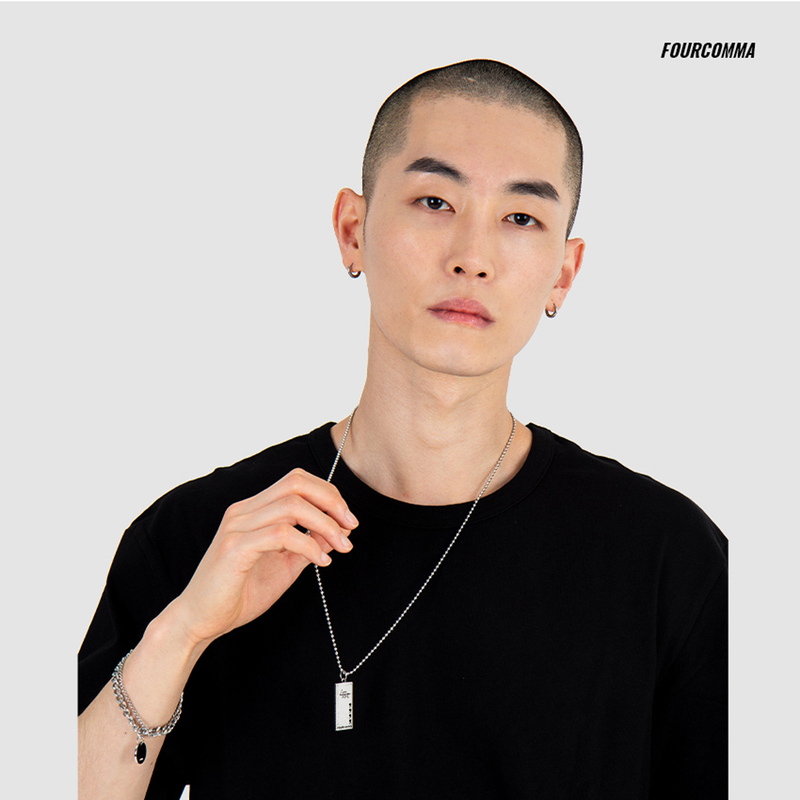 PUNCHING BAR NECKLACE