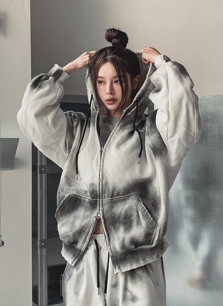 ULAN（ユレン）の「メティダーティダメージセミクロップフード（Tops）」