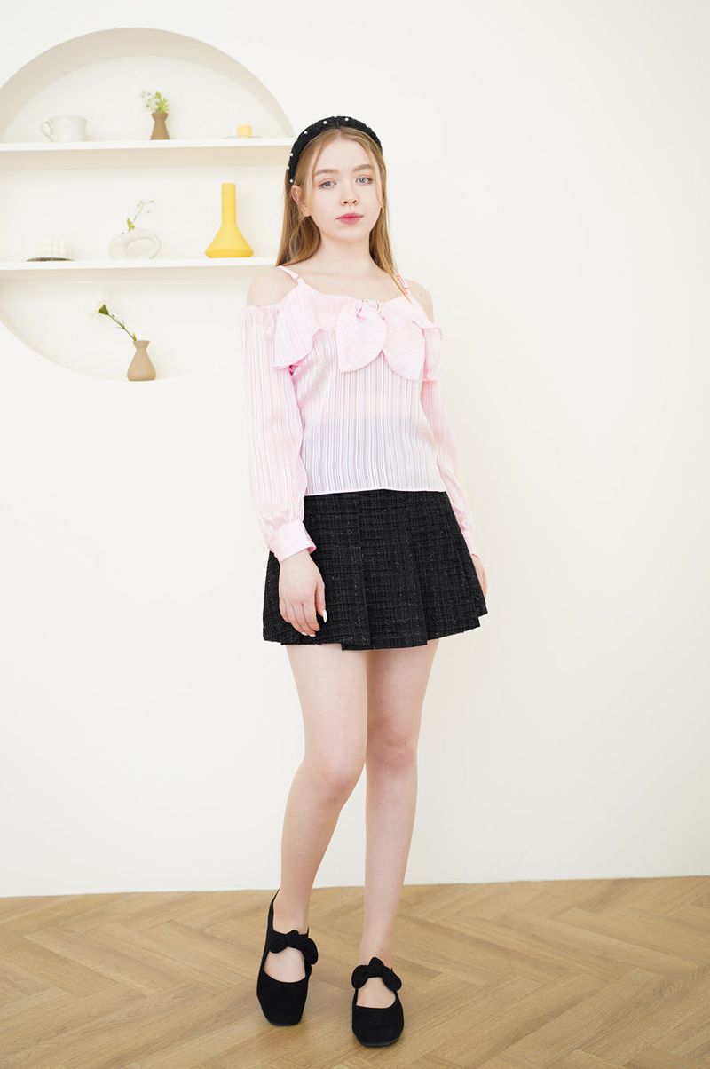 heart ring satin blouse