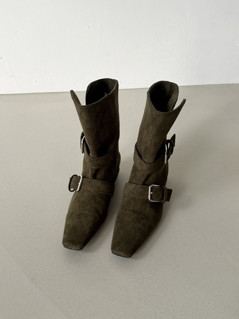 belted ankle boots 