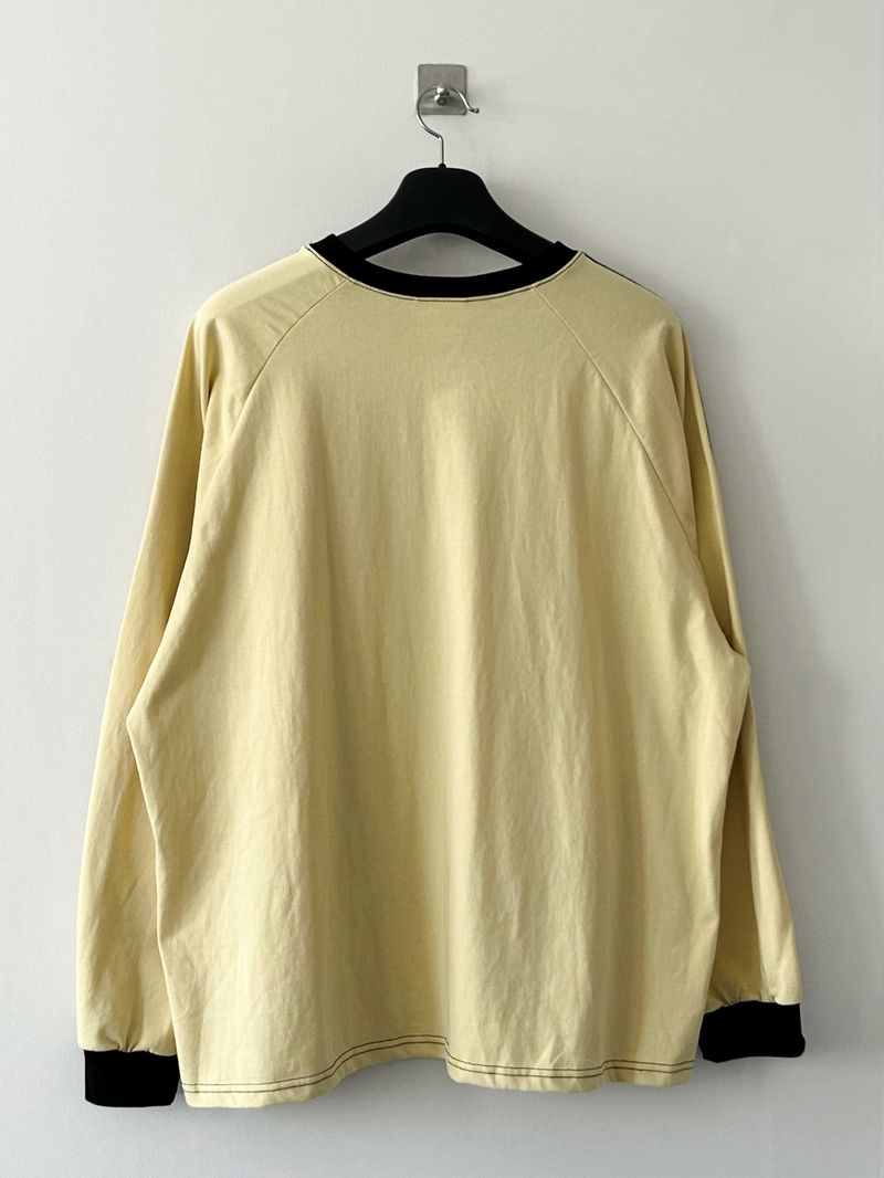 Sporty long sleeve top