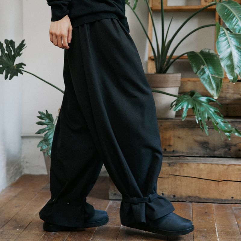 malen（マレン）の「unisex strap balloon pants black（Pants）」