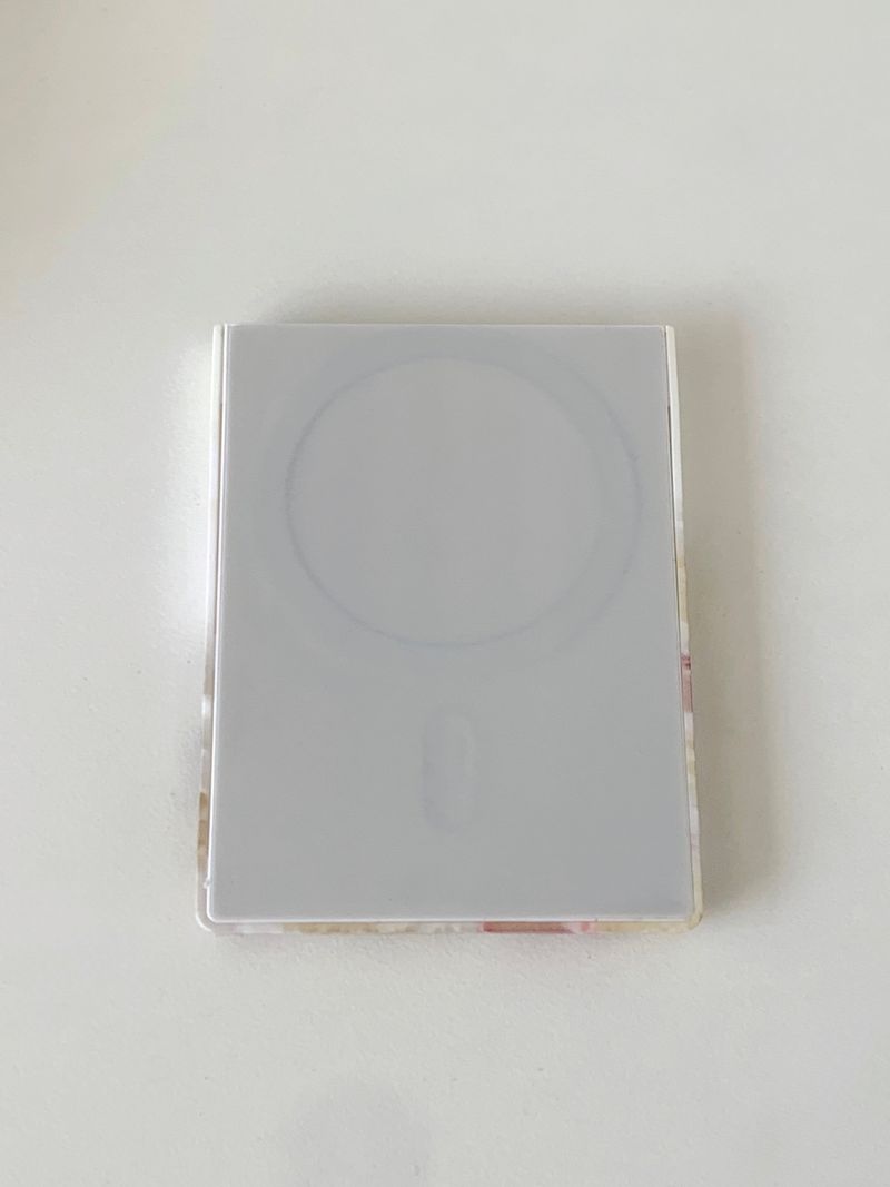[MADE] MagSafe Whipping Berry Spring Card Pocket