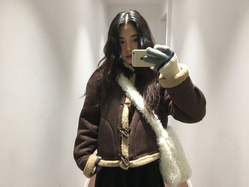 Femme Duffle Hooded Faux Shearling Jacket (2color)