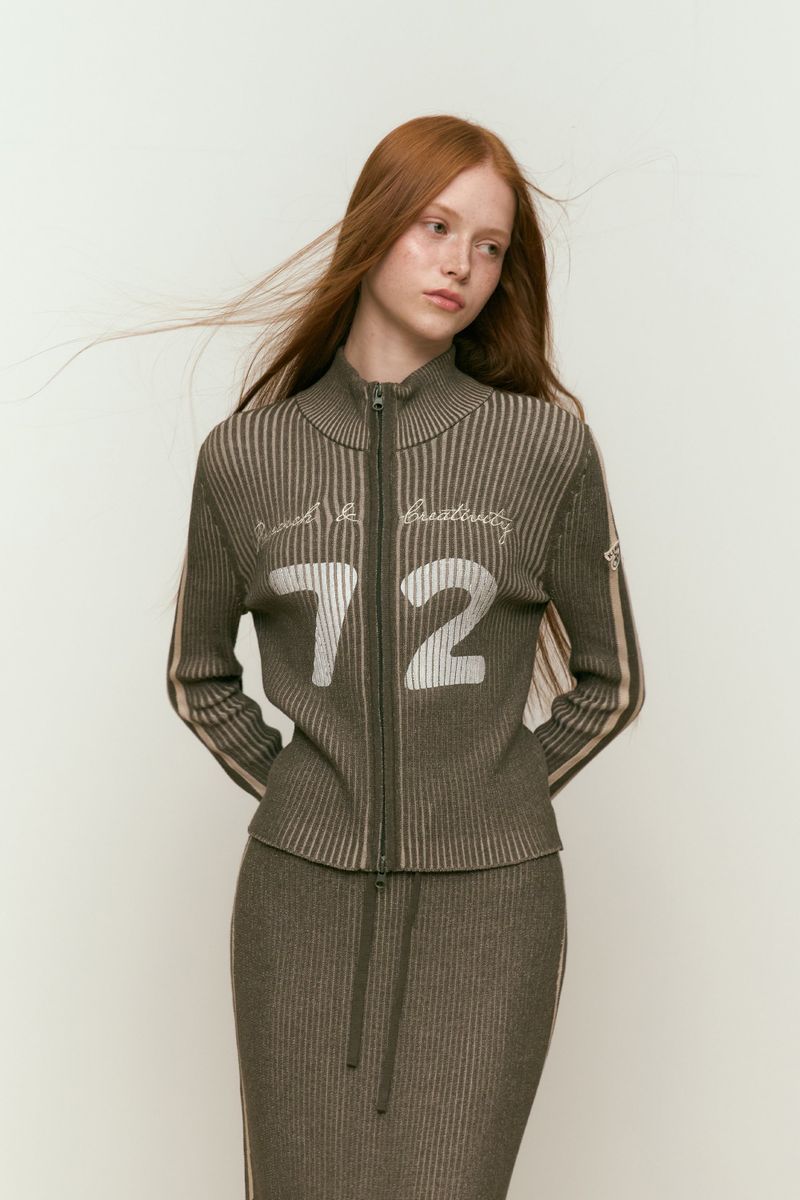 GARMENT HIGH NECK KNIT ZIP UP [KHAKI]