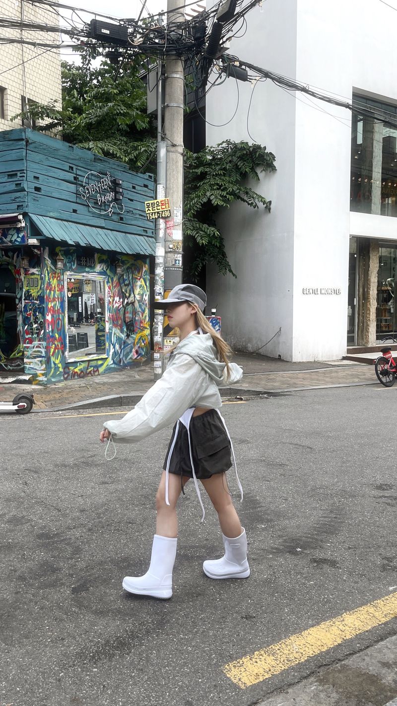 Cropped rain mesh hooded windbreaker