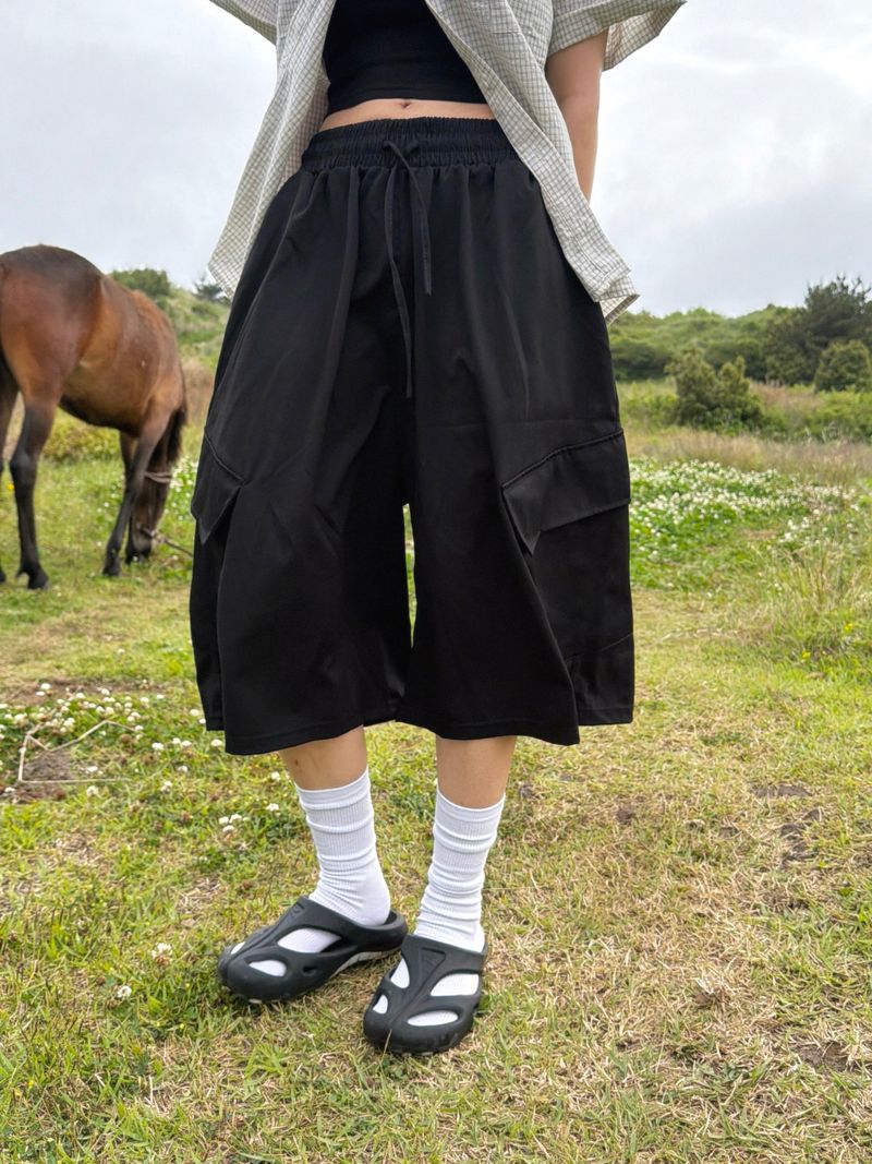 [Feature] Como Slack Cargo Bermuda Pants (3c)