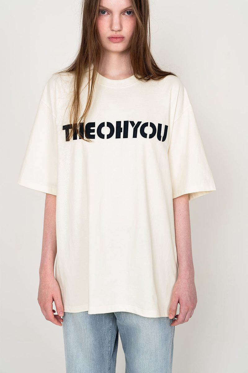 THEOHYOU（ザオユ）の「THEOHYOU OVER FIT T-SHIRT (BUTTER)（Tops）」