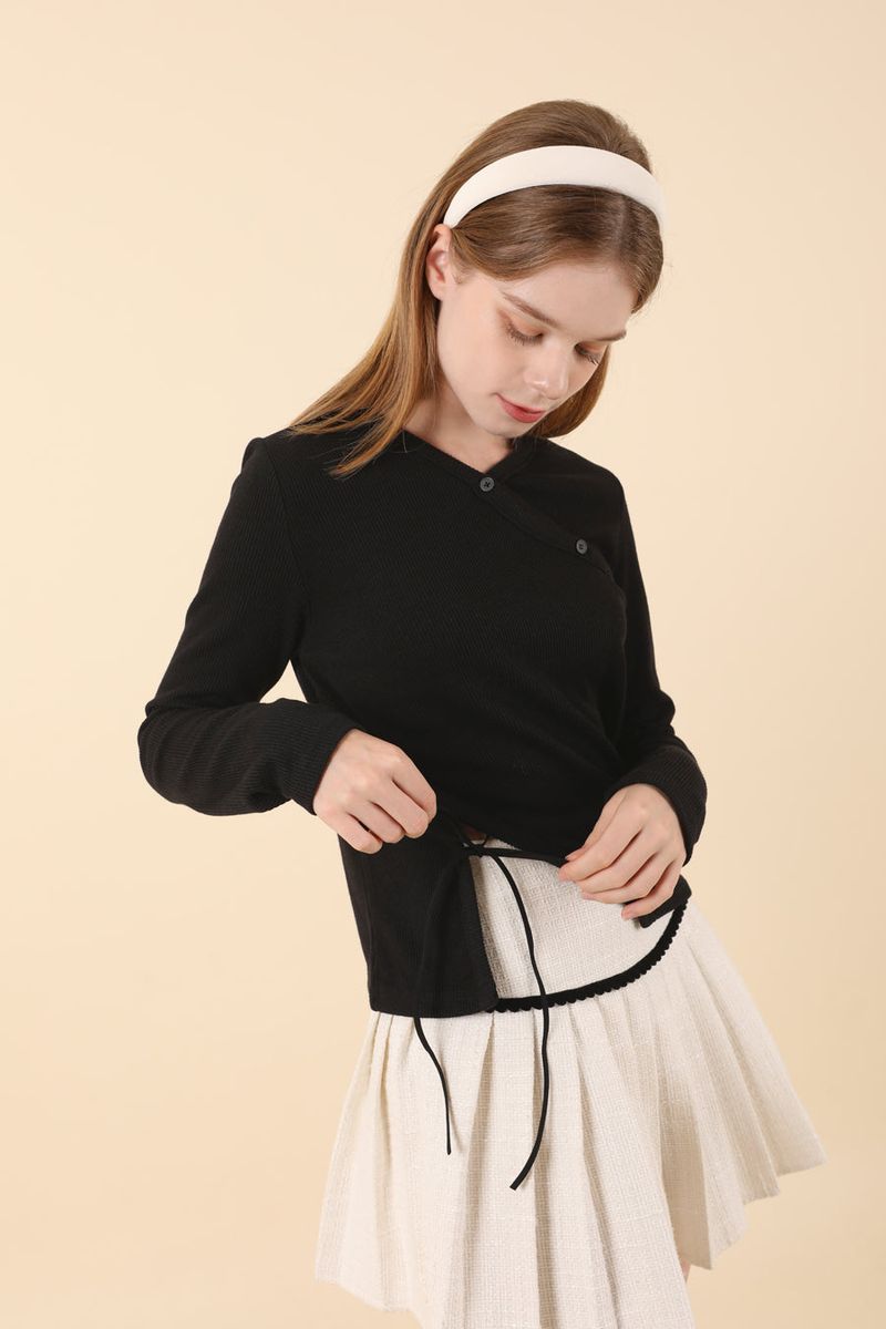 V-neck Slit T-shirt Black