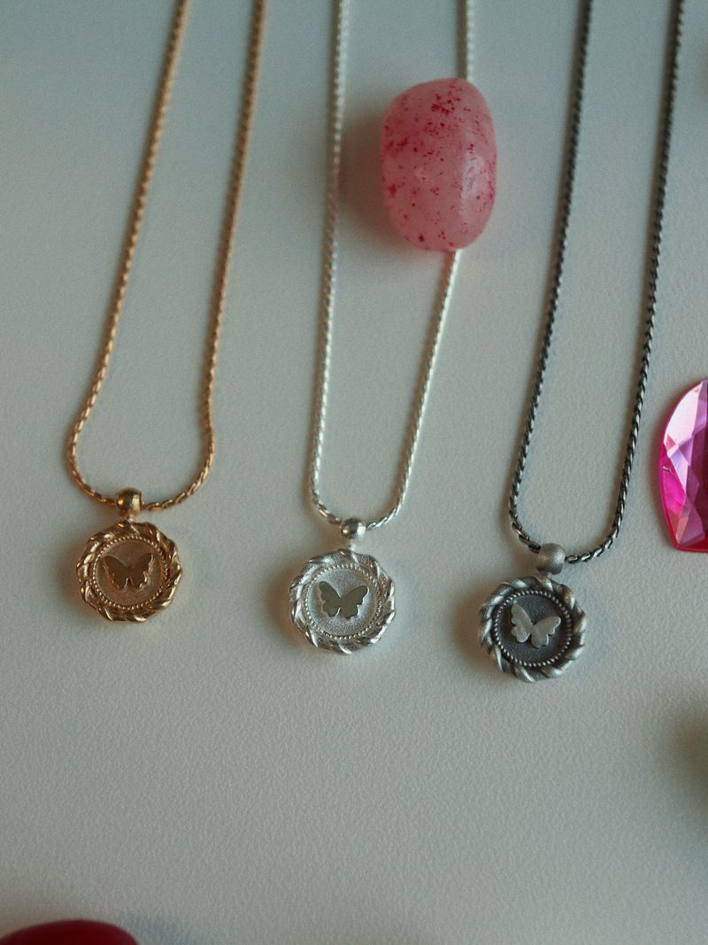【MADE】 Butterfly signet necklace