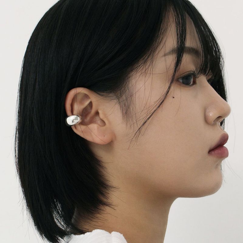 【MADE】 Moon earcuff glossy