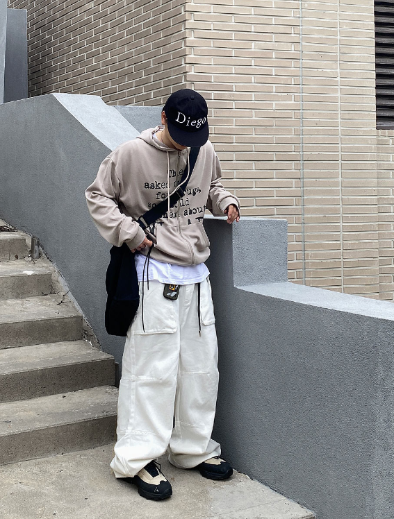 HOLY IN CODE（ホーリーインコード）の「No.0857 M ストラップカーゴパンツ（パンツ）」