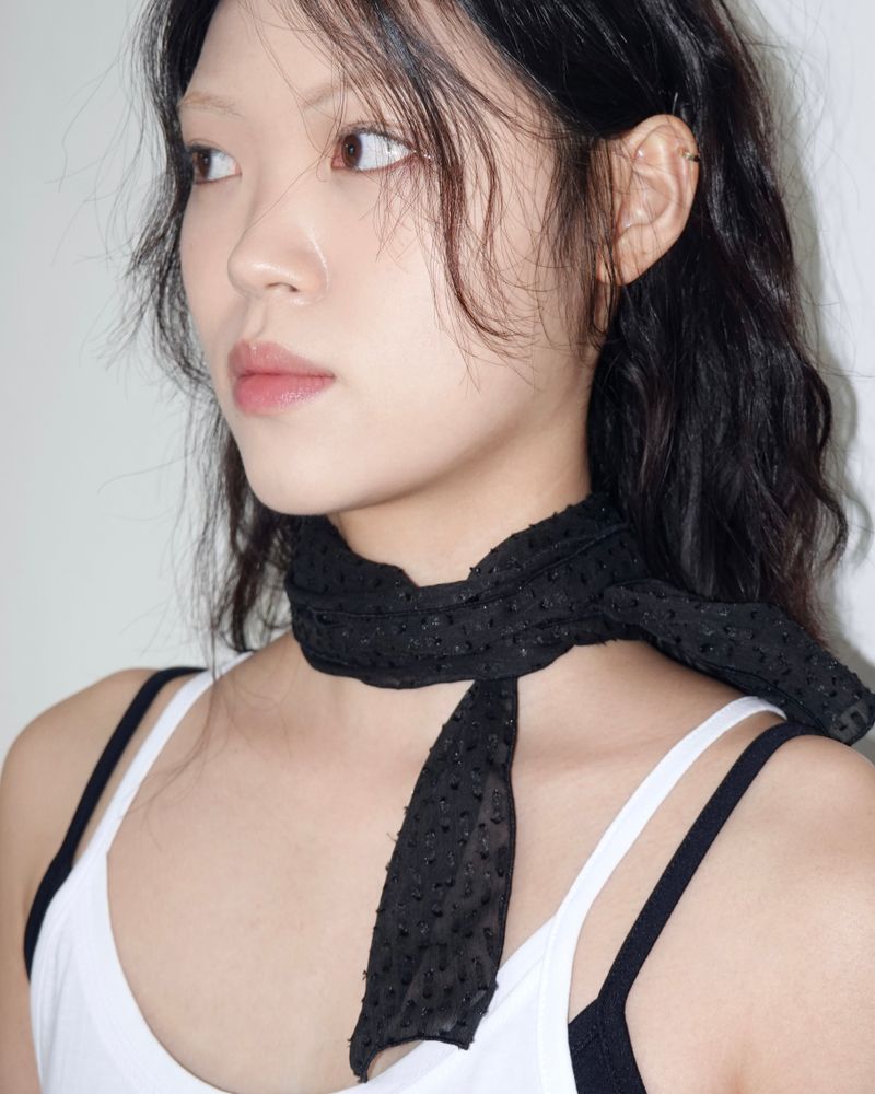 Sheer lace scarf_ black