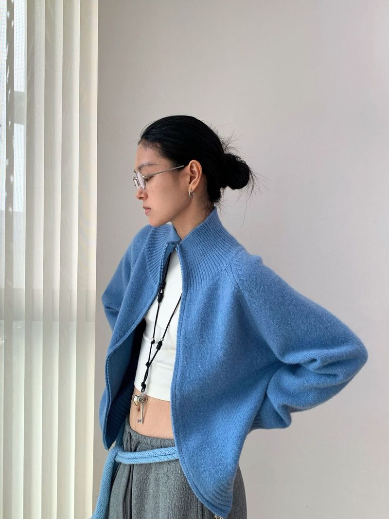 dereborujo（ドレボルゾー）の「Stand Collar High Neck Zip-Up Long Sleeve Knitwear（Tops）」