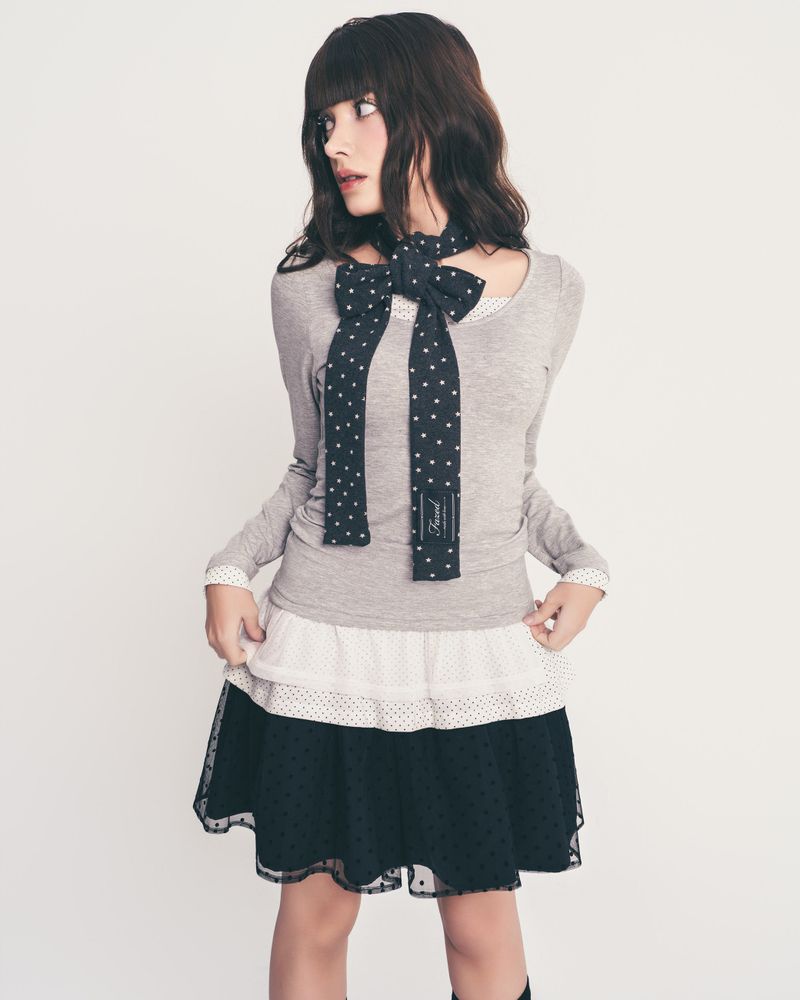 dot frill layered top / gray